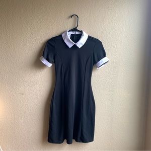 WEDNESDAY ADDAMS HALLOWEEN COSTUME